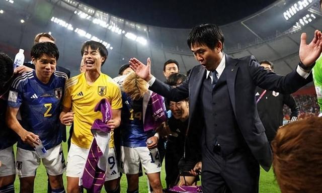 世预赛时间更新！日本韩国率先登场，国足晚8点半客战泰国男足(足球比赛时间表)