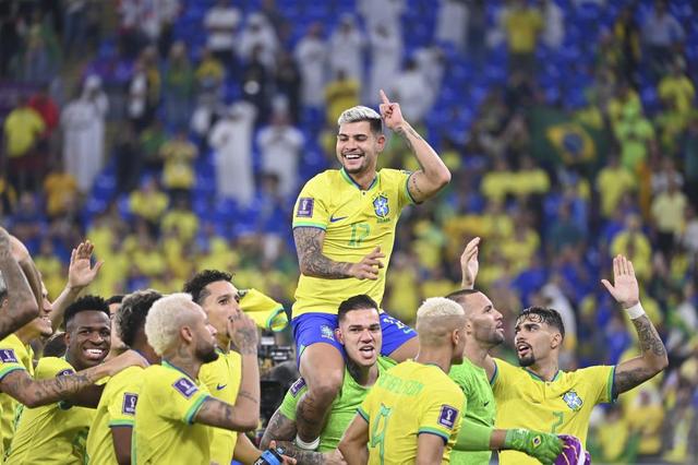 巴西足球史上十大传奇球星：小罗仅排第九，球王贝利强到大气层(巴西队球员)
