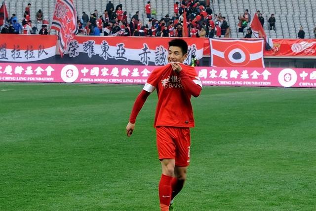 中国现役十大足球运动员(中国足球球员)