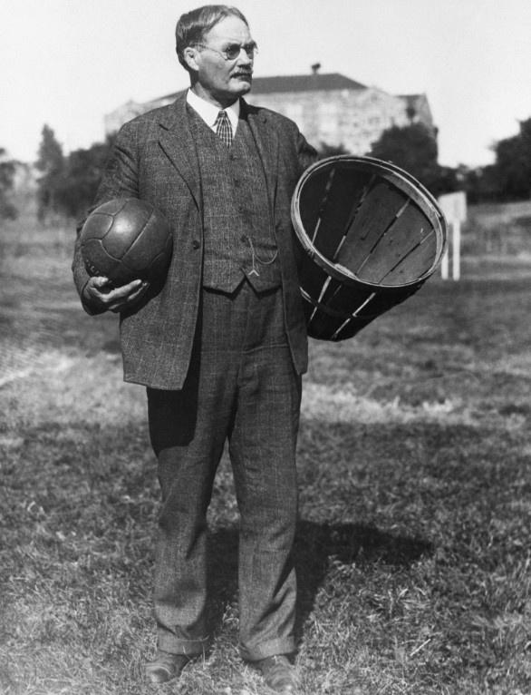 篮球生快！132年前的今天：詹姆士-奈史密斯正式发明篮球(篮球生)