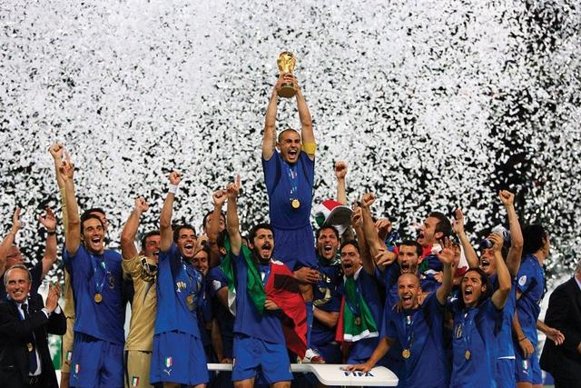 历史上的今天：意大利勇夺2006年世界杯冠军(06年世界杯冠军)