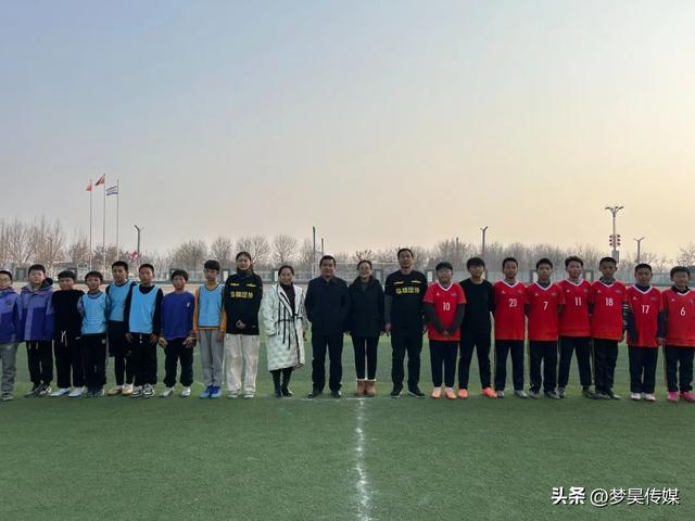 2023年临猗县中小学足球交流赛开赛(足球交流)
