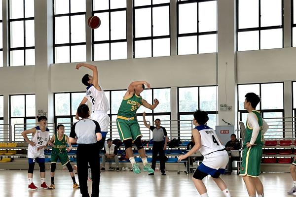 这支队伍四度蝉联重庆市中学生篮球比赛（初中组）冠军(重庆篮球)