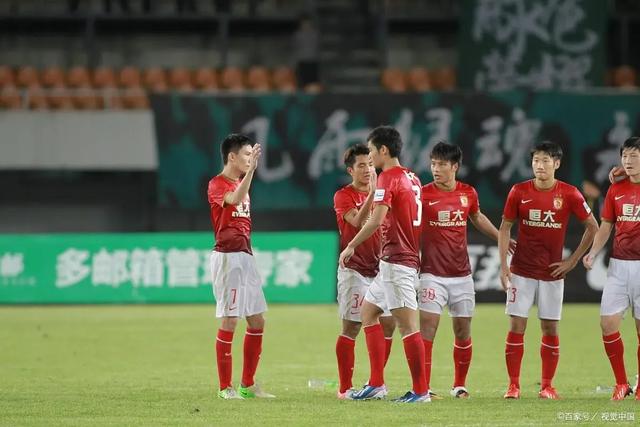 国足0胜2负亚洲第9，揭示中国足球的深层次困境(国家队足球)