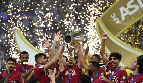 东道主成功卫冕 国足创“尴尬”纪录——卡塔尔男足亚洲杯综述(卡塔尔足球)