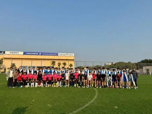 绿茵场上共筑沪藏情，西藏足球少年造访上海申花足球俱乐部(西藏足球)