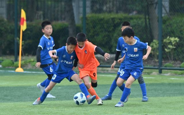 “快乐共享，绿茵梦想”，第五届上海市青少年足球俱乐部联赛开幕(青少年足球联赛)