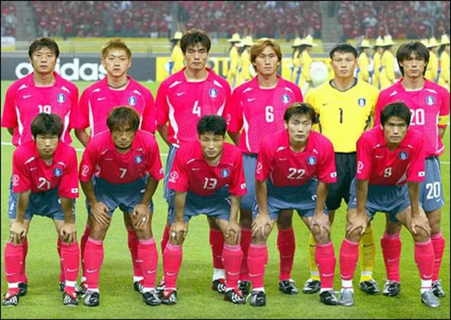 2002年韩日世界杯，在世界名帅希丁克的带领下(韩日世界杯)