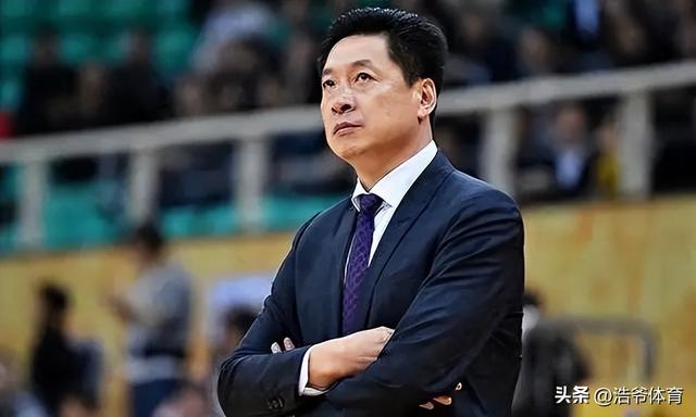 中国男篮最优秀的10位教练 : 李春江八年七冠 杜锋排名垫底(篮球教练)