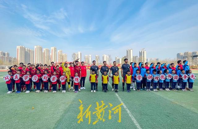 校园足球也有超霸杯！济南市2024年校园足球超级联赛正式启动(济南足球)